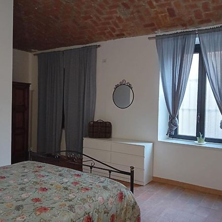 Apartamento Luoghi Comuni Porta Palazzo Turín Exterior foto