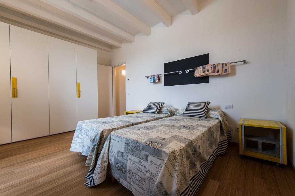 Apartamento Luoghi Comuni Porta Palazzo Turín Exterior foto