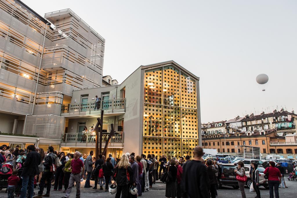 Apartamento Luoghi Comuni Porta Palazzo Turín Exterior foto